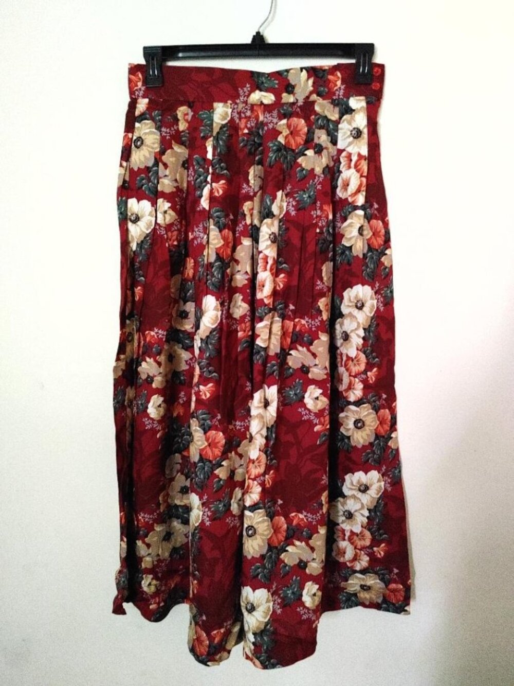 Vintage Herman Geist Size 12 100% Rayon Red With Flowers Pleated Skirt
